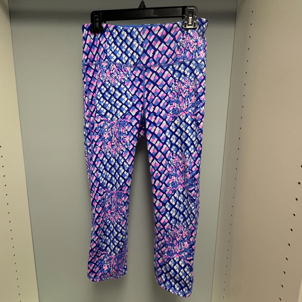 Lilly Pulitzer Toes In Pineapples weekender 21” crop leggings, EUC, M